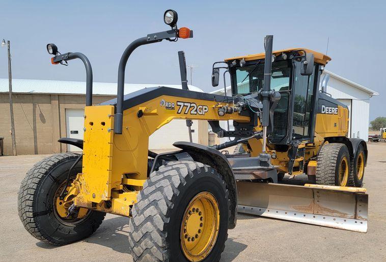 2016 John Deere 772GP